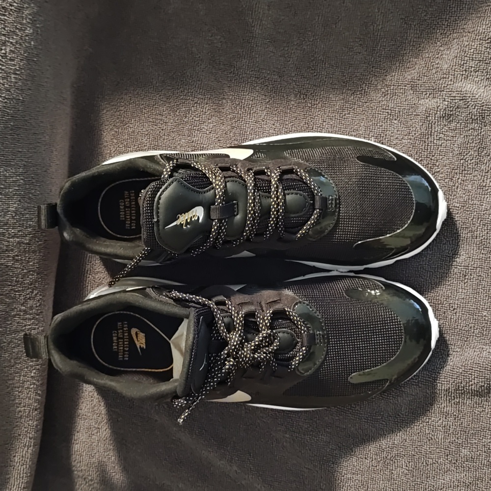 Nike Air Max 270 React